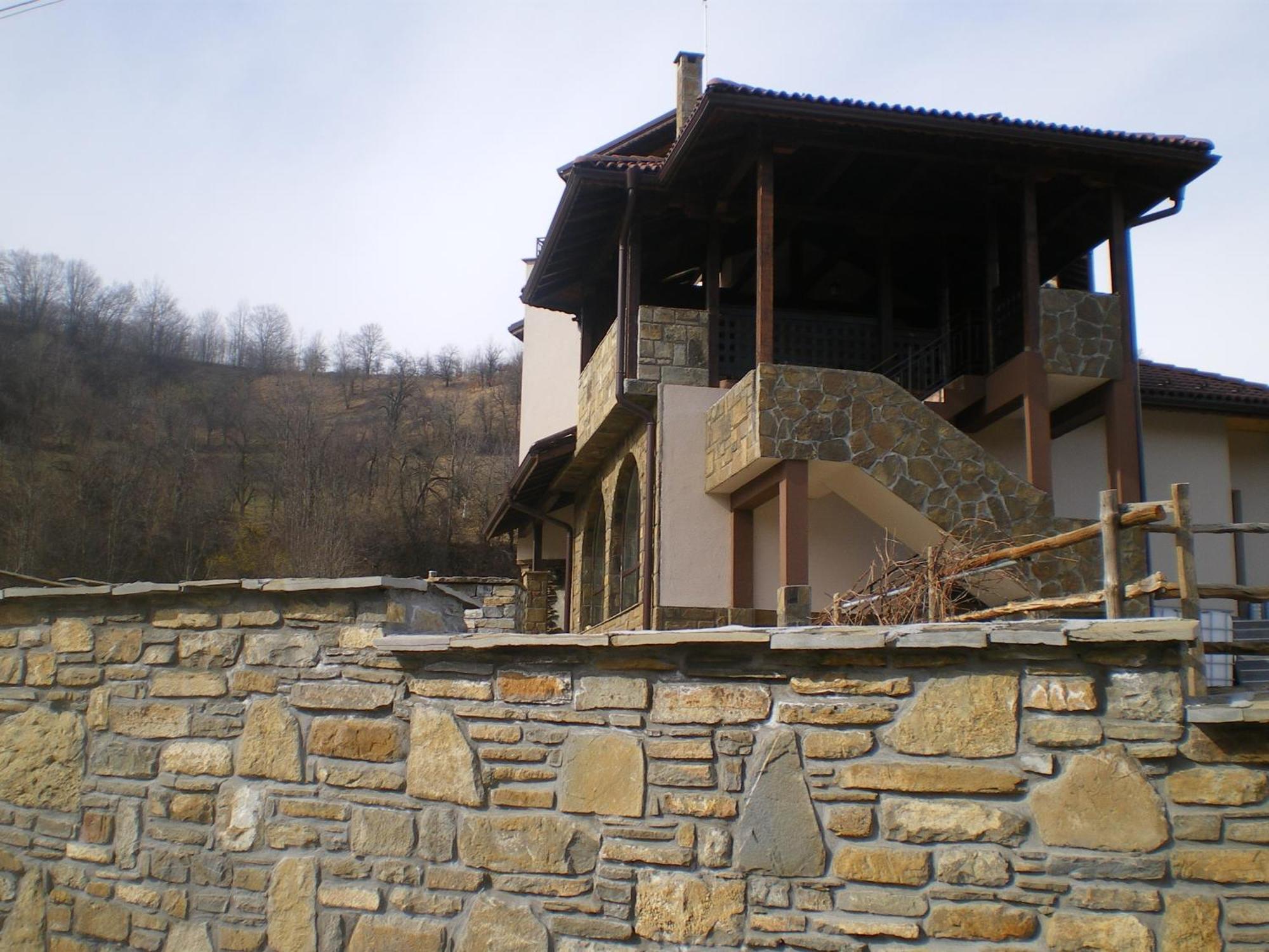 Family Hotel Balkana Apriltsi  Bagian luar foto