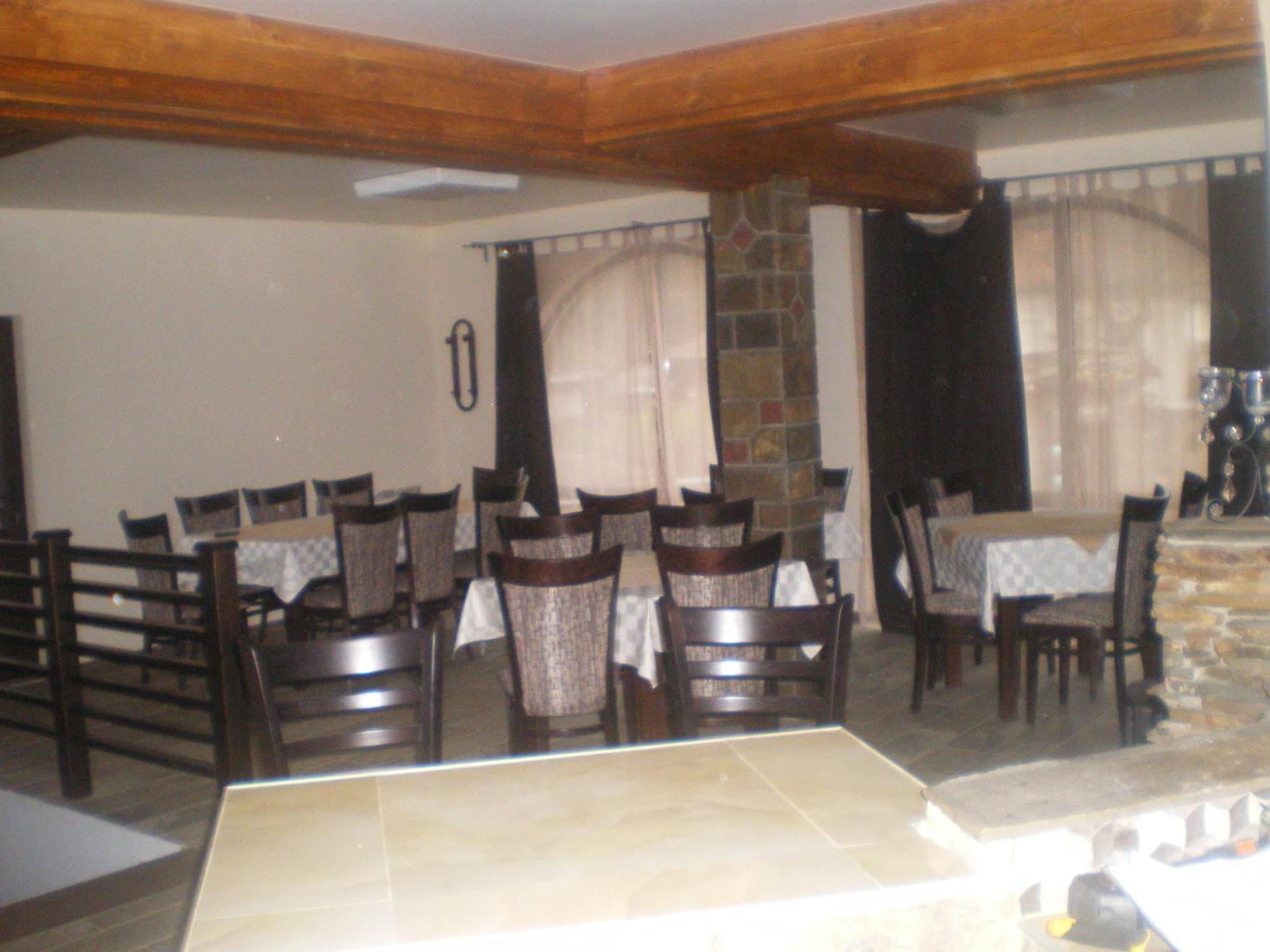 Family Hotel Balkana Apriltsi  Bagian luar foto