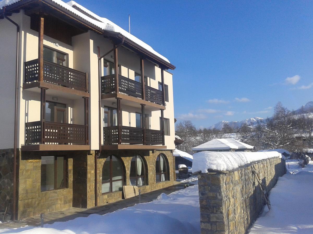 Family Hotel Balkana Apriltsi  Bagian luar foto