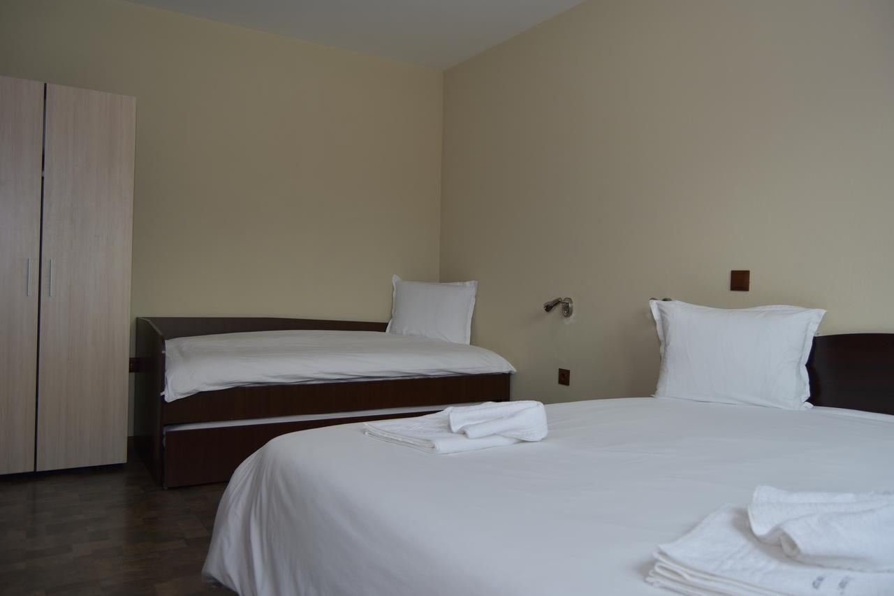 Family Hotel Balkana Apriltsi  Bagian luar foto