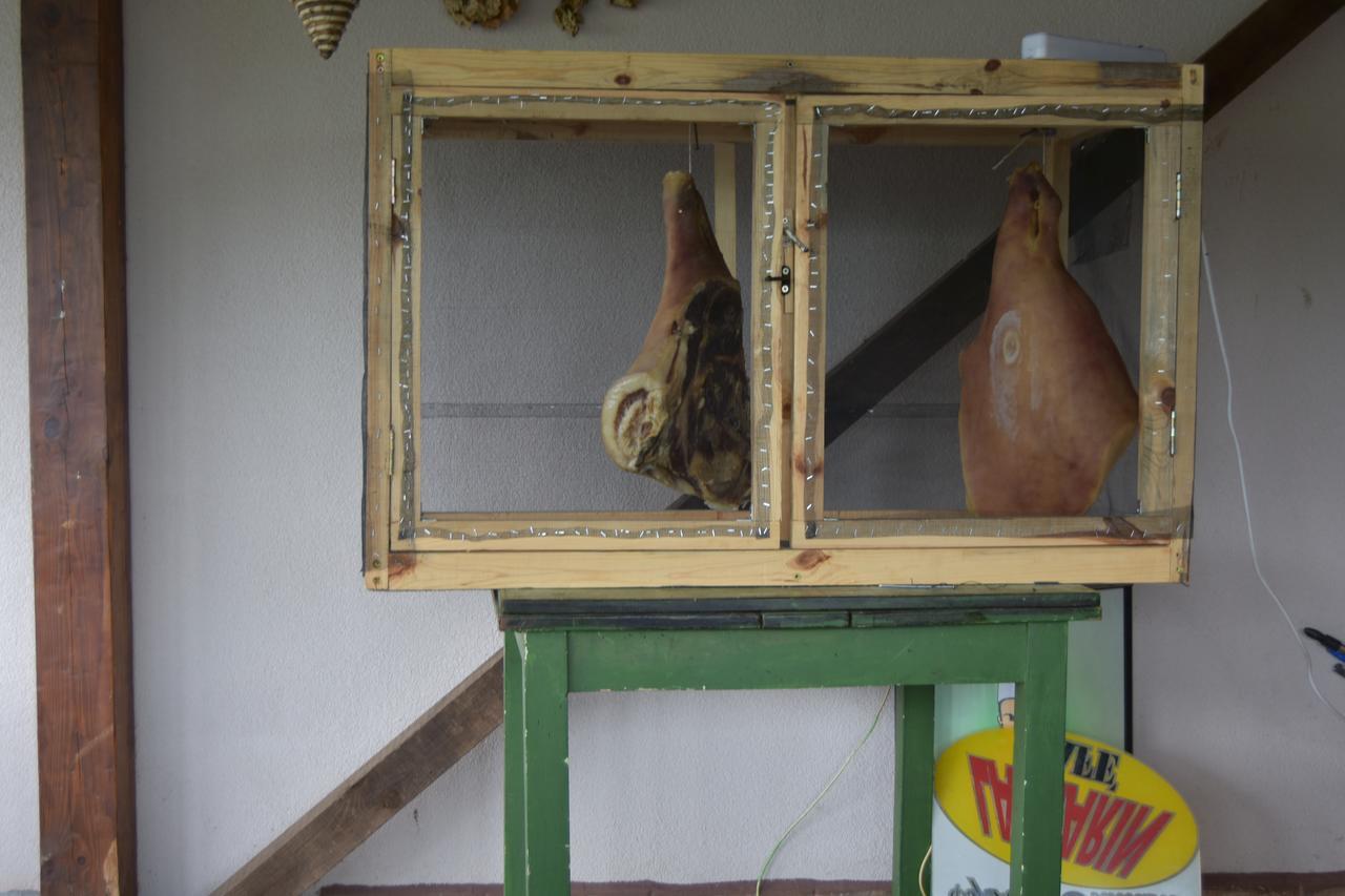 Family Hotel Balkana Apriltsi  Bagian luar foto