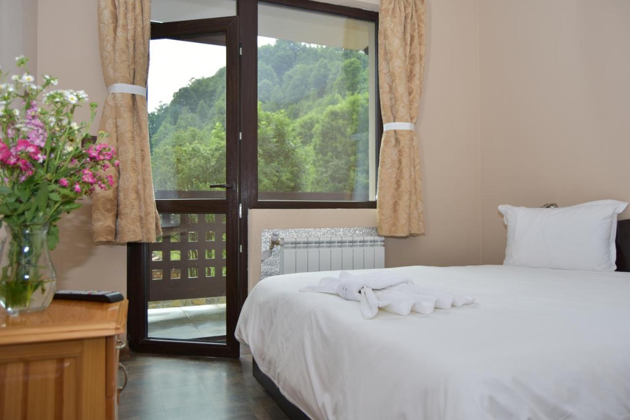 Family Hotel Balkana Apriltsi  Bagian luar foto